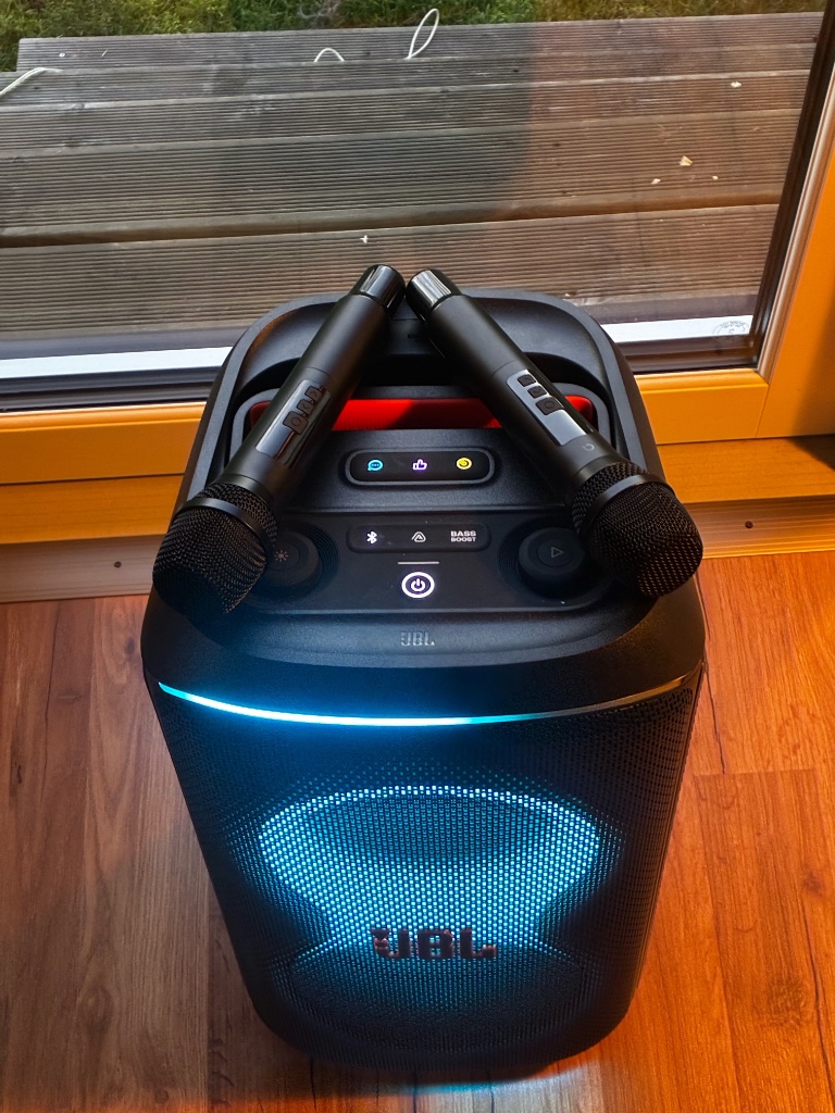 JBL PartyBox + 2st trådlös mikrofon